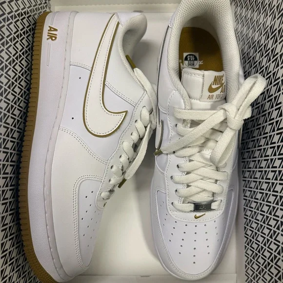 Men’s Nike Air Force 1 ‘07 Sneaker - Picture 5 of 7